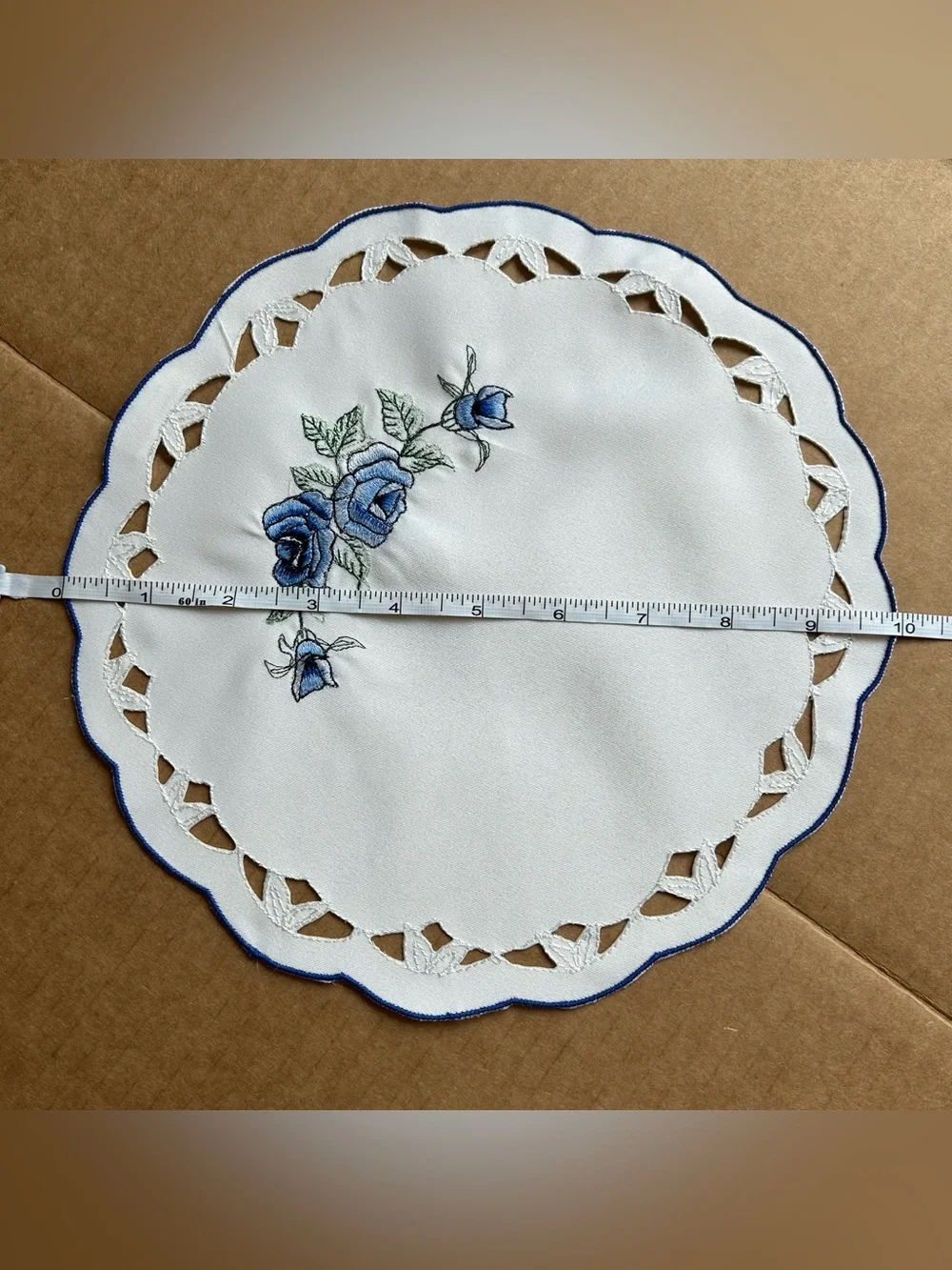 VINTAGE Embroidered Blue Floral Linen Table Runners, Placemats, Doilys. 11pc Set